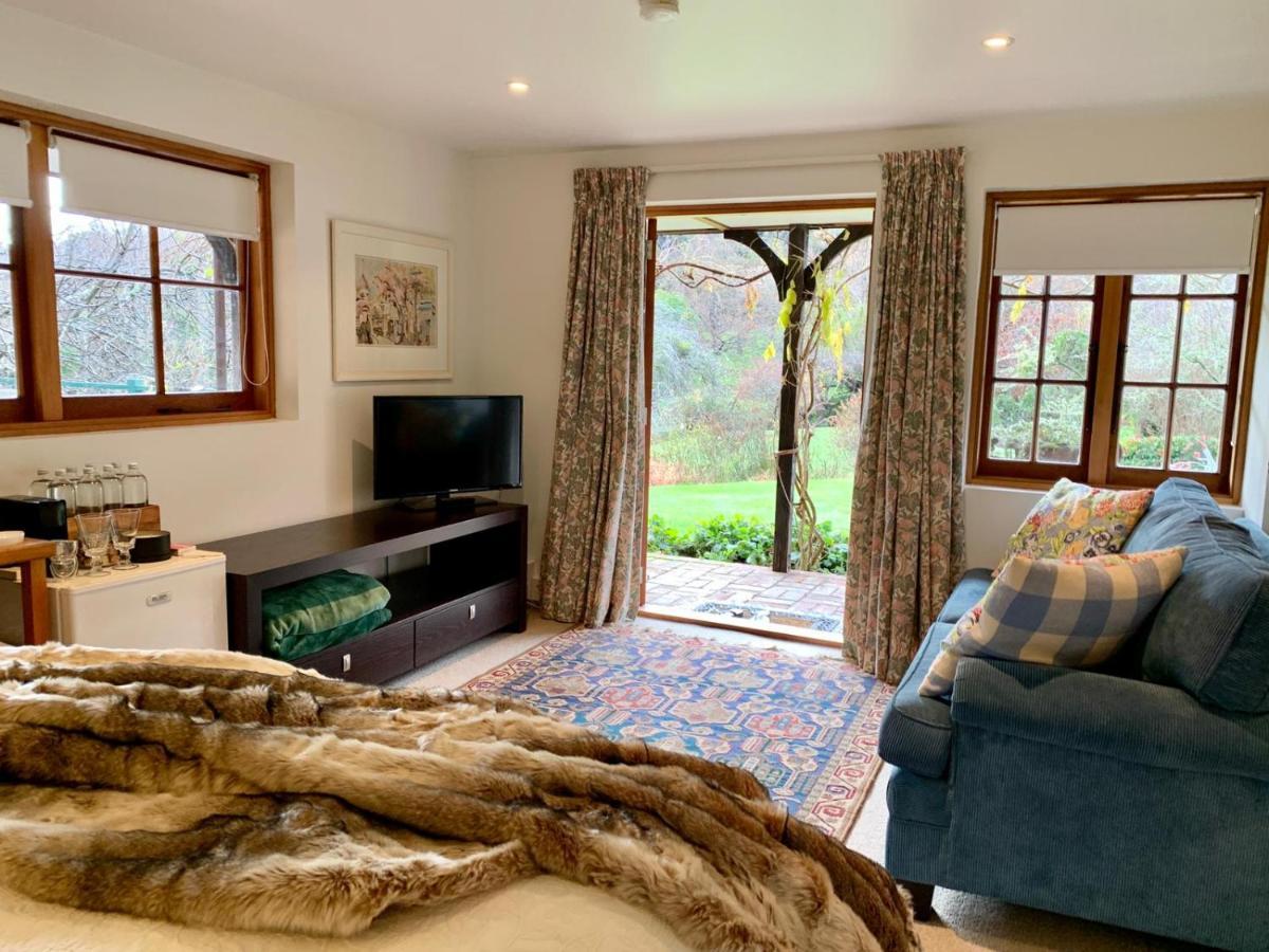 Mill Cottage - Boutique Accommodation And Garden Akaroa Eksteriør bilde